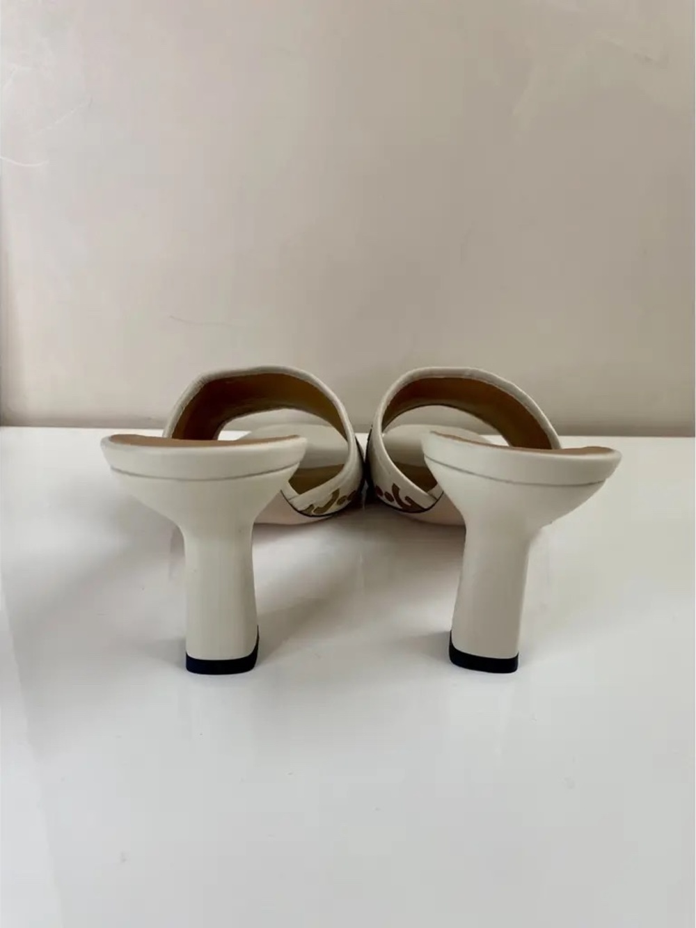 NIB Women's Gucci X Adidas Leather Logo Pumps Sandals Shoes 39.5 - Picture 4 of 7